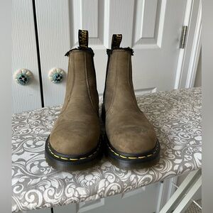 Dr. Martens 2976 Olive Green Leather Fleece Lined Chelsea Boots